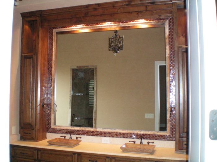 Bathroom - Mirror Border